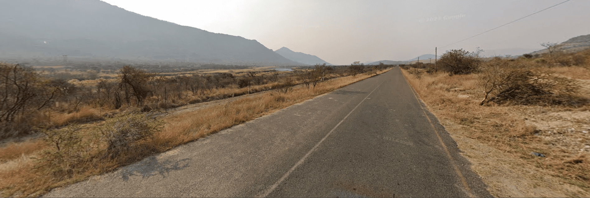 Roads and viewpoints show how the corridor is actually experienced.
